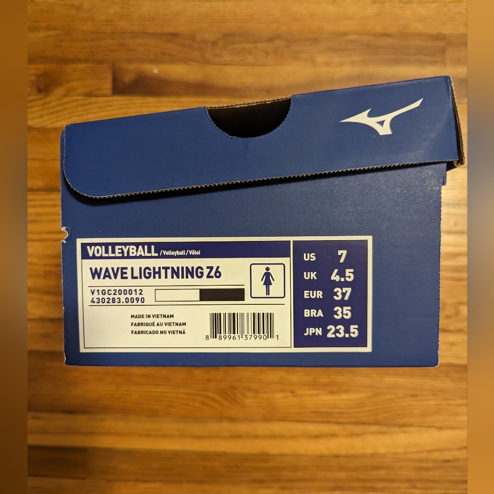 Mizuno Wave Lightning Z6